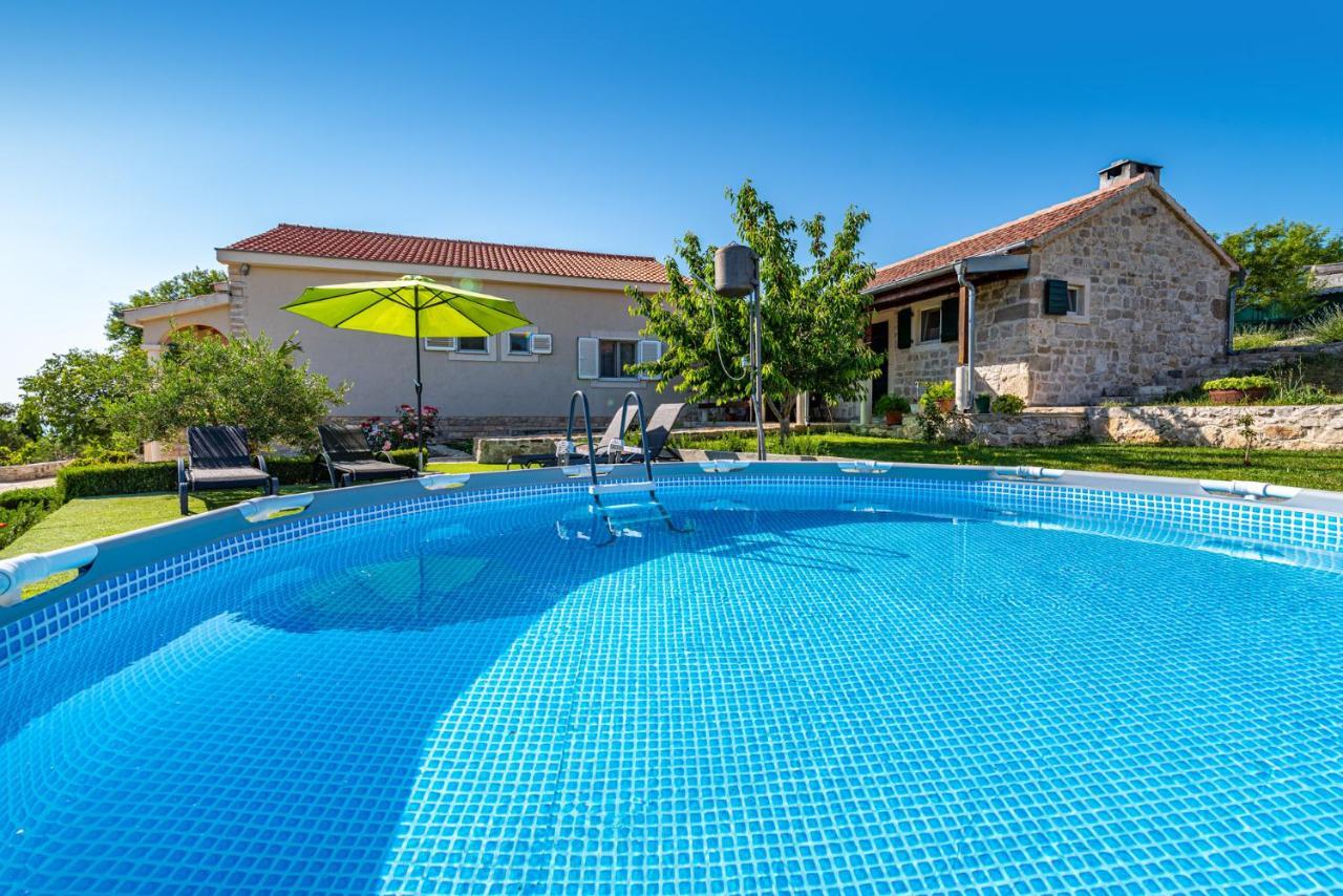 Holiday Home Ante With Beautiful Private Garden Nadin Extérieur photo
