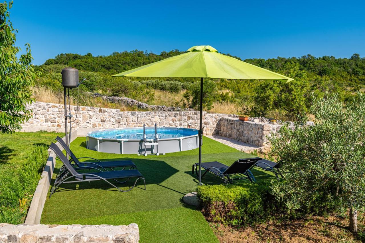 Holiday Home Ante With Beautiful Private Garden Nadin Extérieur photo