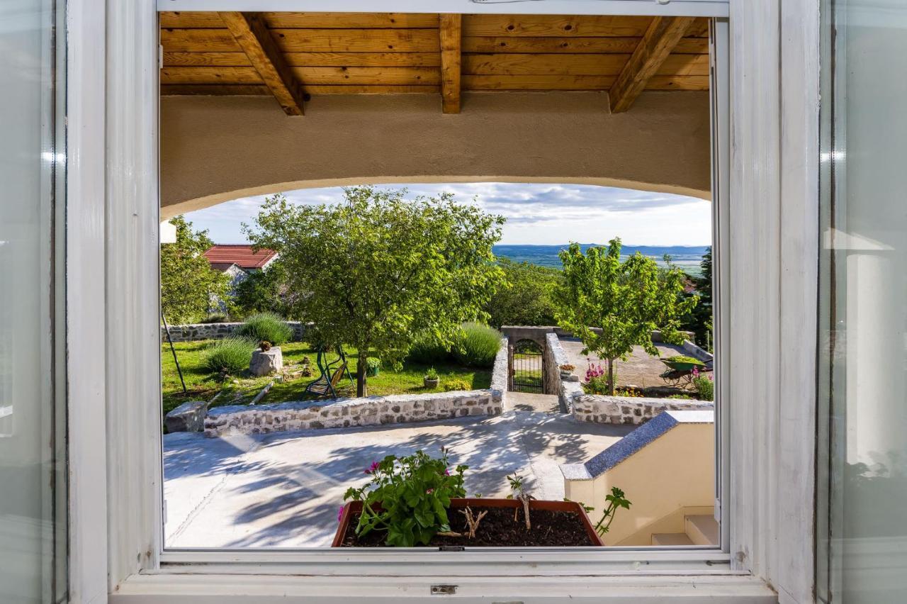 Holiday Home Ante With Beautiful Private Garden Nadin Extérieur photo